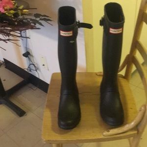 Hunter black rain boots